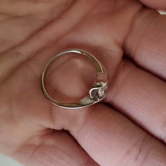 Ring - Picture 2 of 2